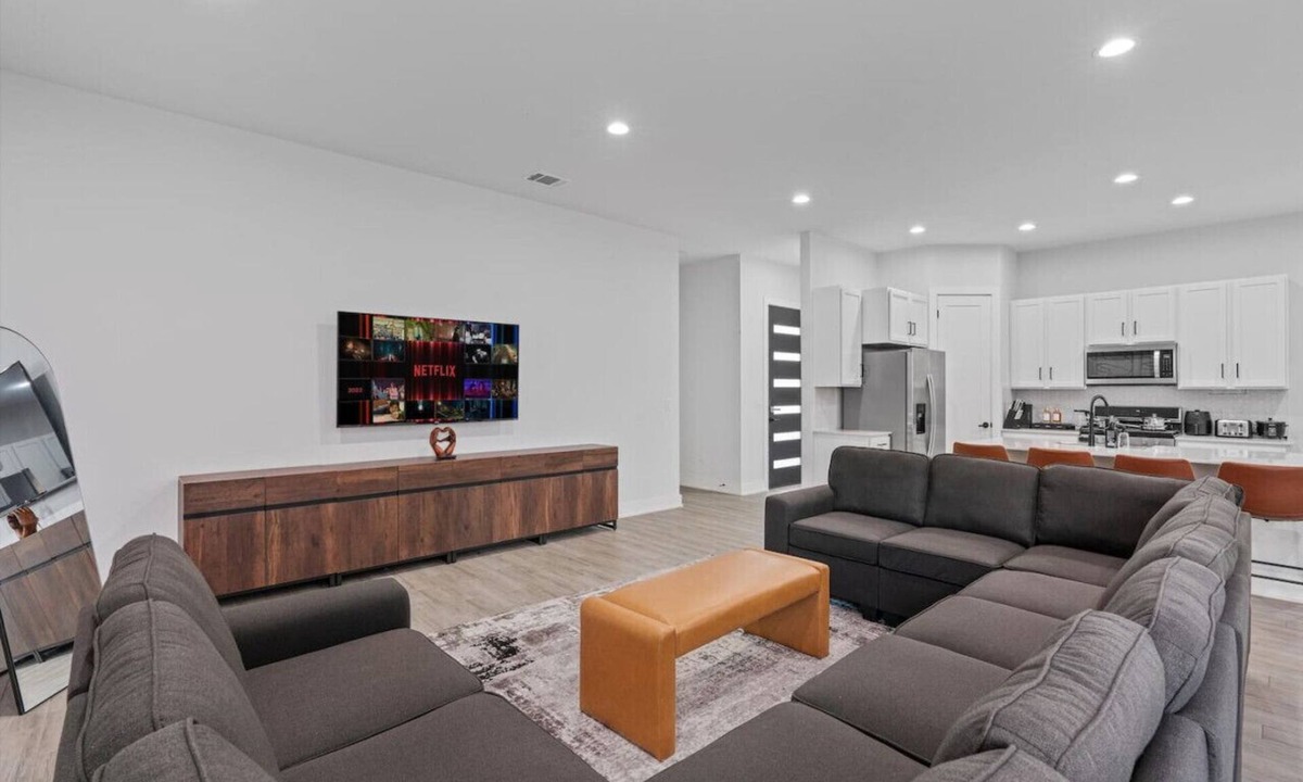 University Hills and Windsor Park Villa | Modern 5BR Austin Home Walking Distance to SXSW Bars and Downtown Hotspots