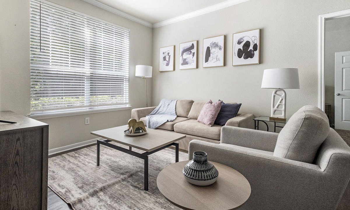 Alden Bridge Apartment | Modern Apartment in Prime Location (ID1337X194)