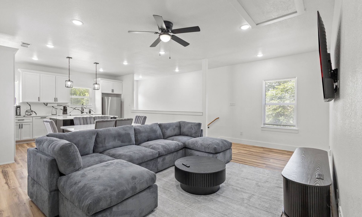 Fort Worth House | Modern Fort Worth Stay w/EV Charger Near TCU, ATT Stadium & Downtown