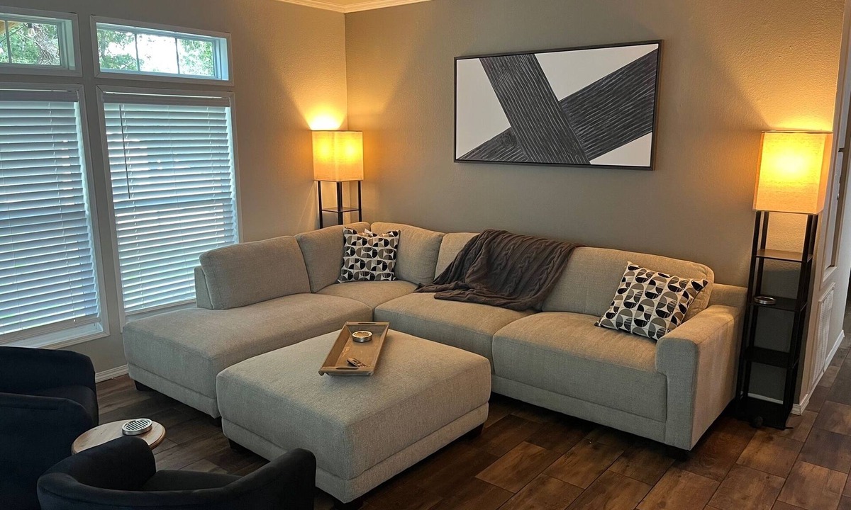 Wellborn House | Modern Home in Quiet Mobile Home Community convenient to Town/Campus - King Bed