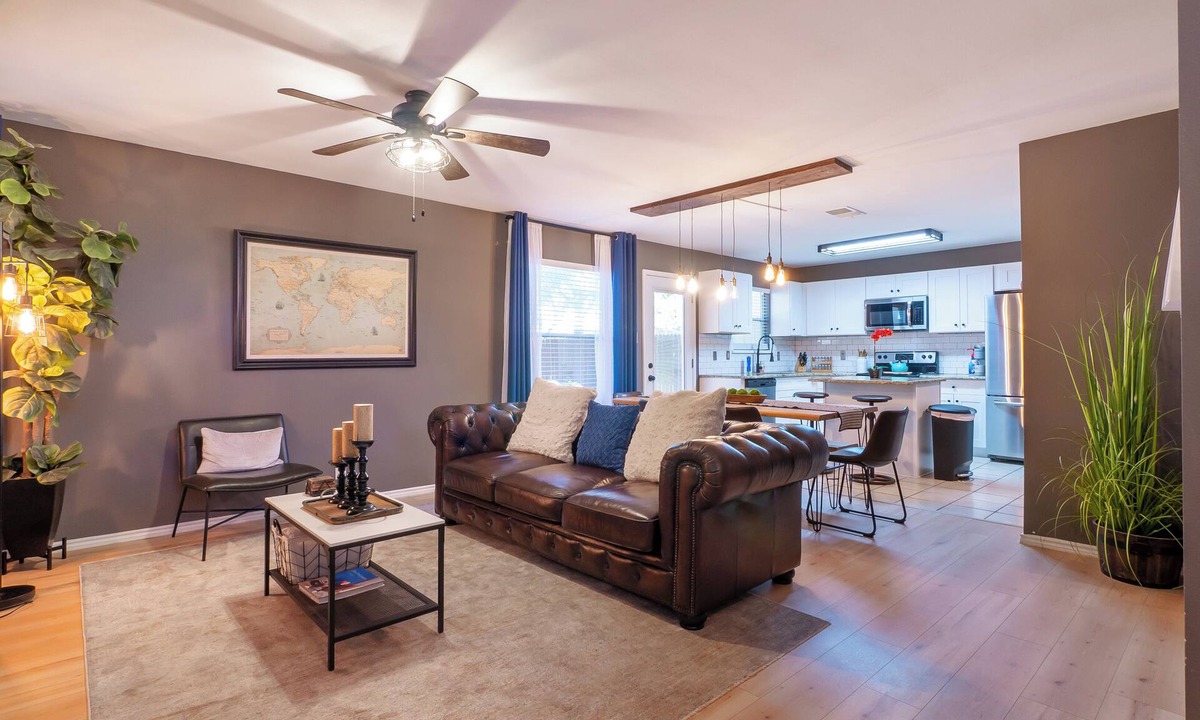 San Antonio House | Modern Home Near Sea World w/EV-Charger, Fire Pit