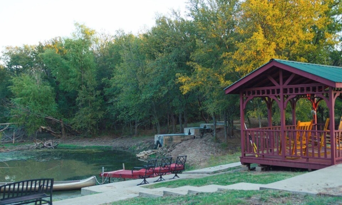 Bridgeport Cabin | Modern Private Cabin, Fishing, Shooting Range, Fire Pit, 4WD Trails & Canoeing