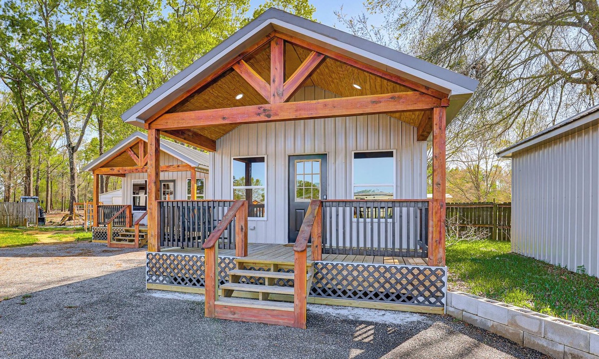 Joaquin House | Modern Sabine River Cabin, 3 Mi to Boat Launch!