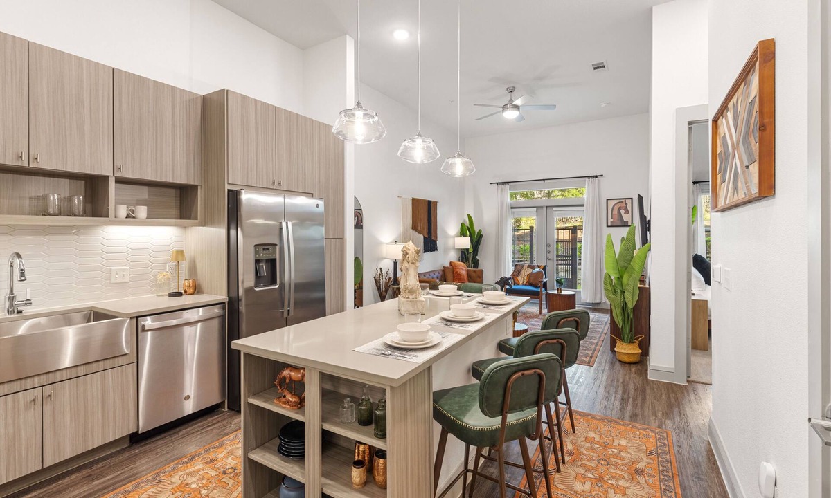 West Oak Hill Apartment | Modern Stylish 1BR w/Pool & Gym Access
