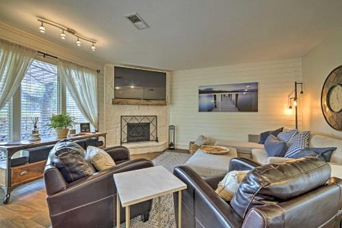 Horseshoe Bay House | Modern Townhome w/Patio, Next Door to Resort