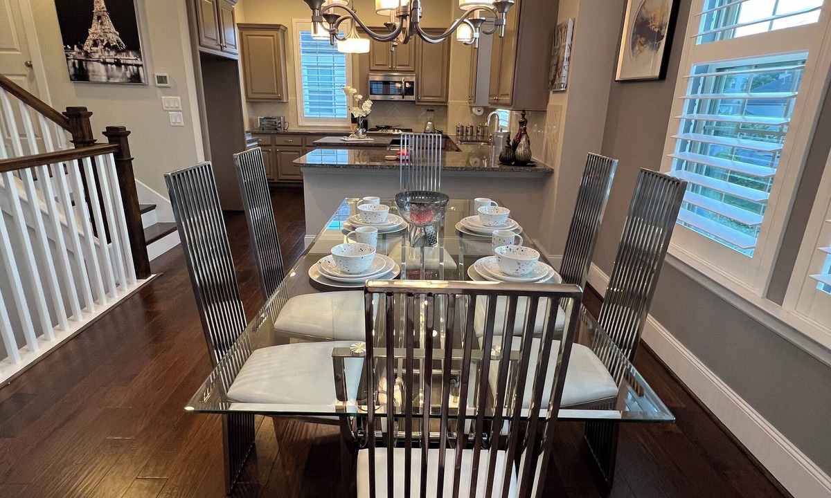 Memorial House | Modern Upscale 3-bedroom house in Houston energy corridor