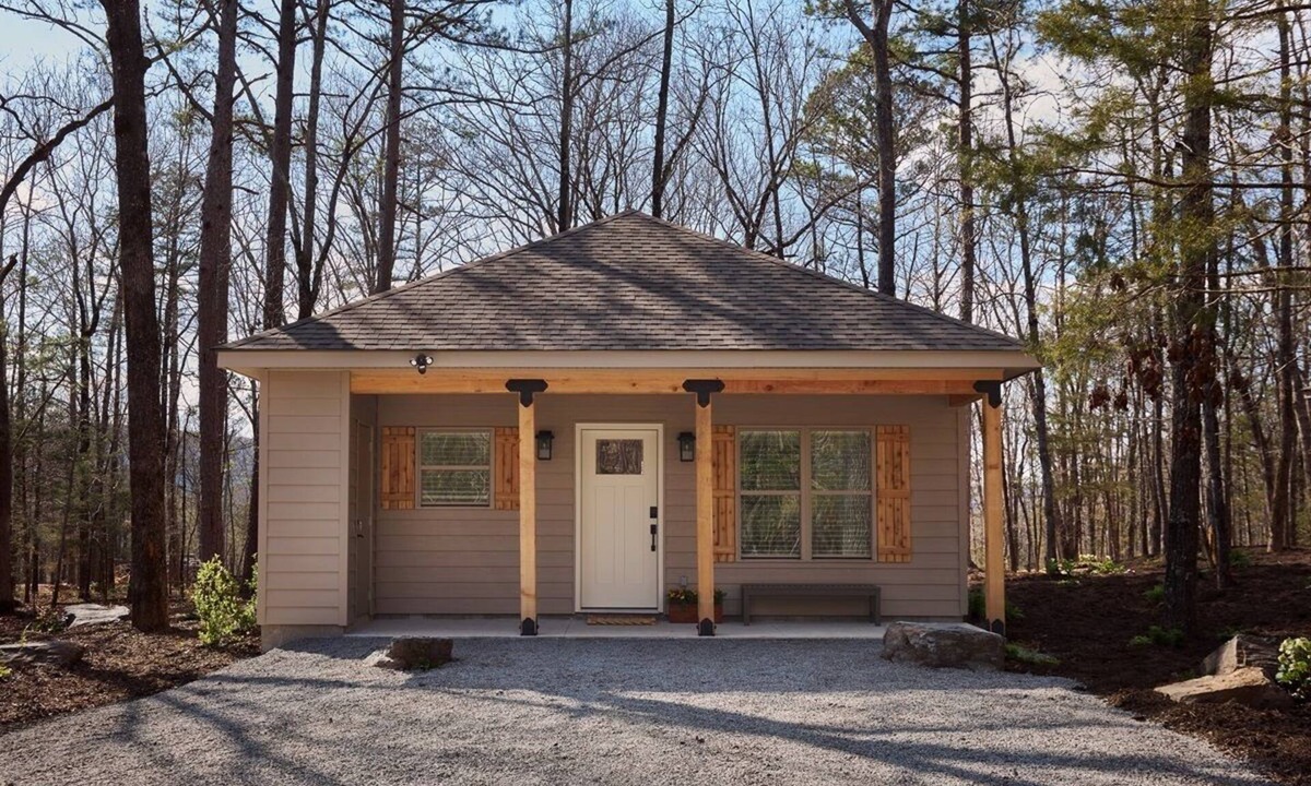 Heber Springs Cabin | Morgan's at the Little Red - Double King Cabin 8