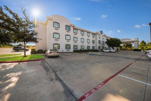 Decatur Hotel | Motel 6-Decatur, TX