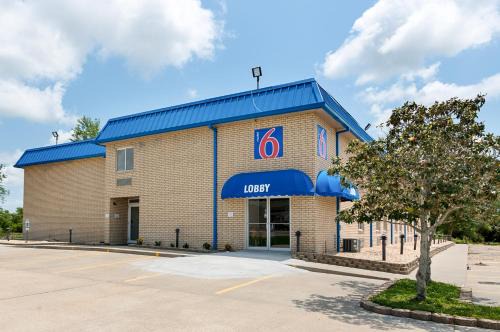 New Iberia Hotel | Motel 6-New Iberia, LA