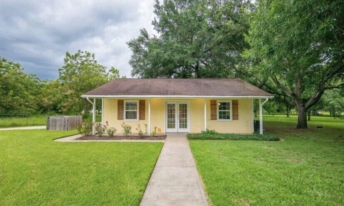 Rosenberg House | Mother in law suite on our pecan orchard