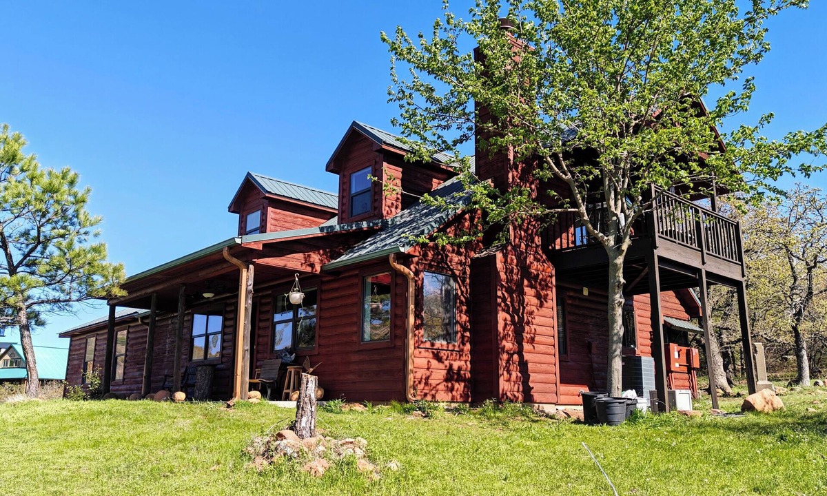 Medicine Park Cabin | Mountainside cabin in Medicine Park-stunning views-borders Ft. Sill-Sleeps 16.