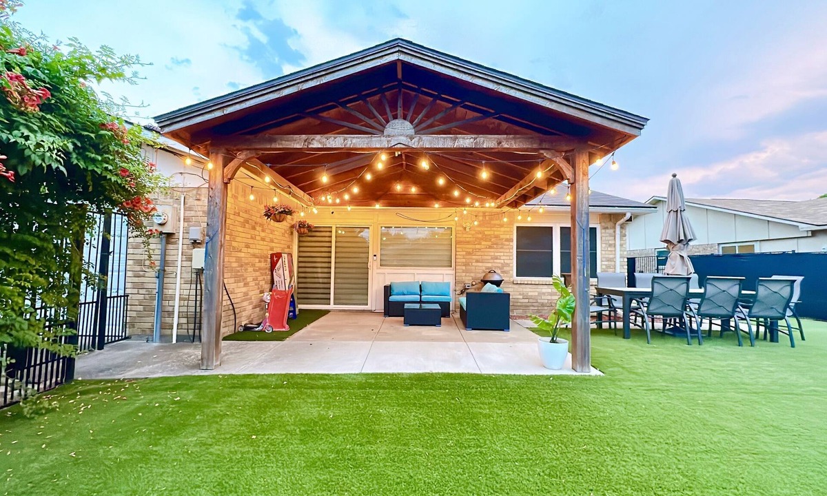 Plano House | Near Highways, Family Friendly, Garage, Foosball, Grill, Dart, Tesla Charger