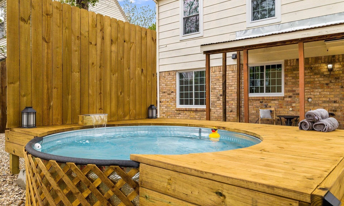 South Arlington House | NEW! 4 Bed 2.5 Bath, House w/Cowboy Pool and Fire Pit in Central DFW!