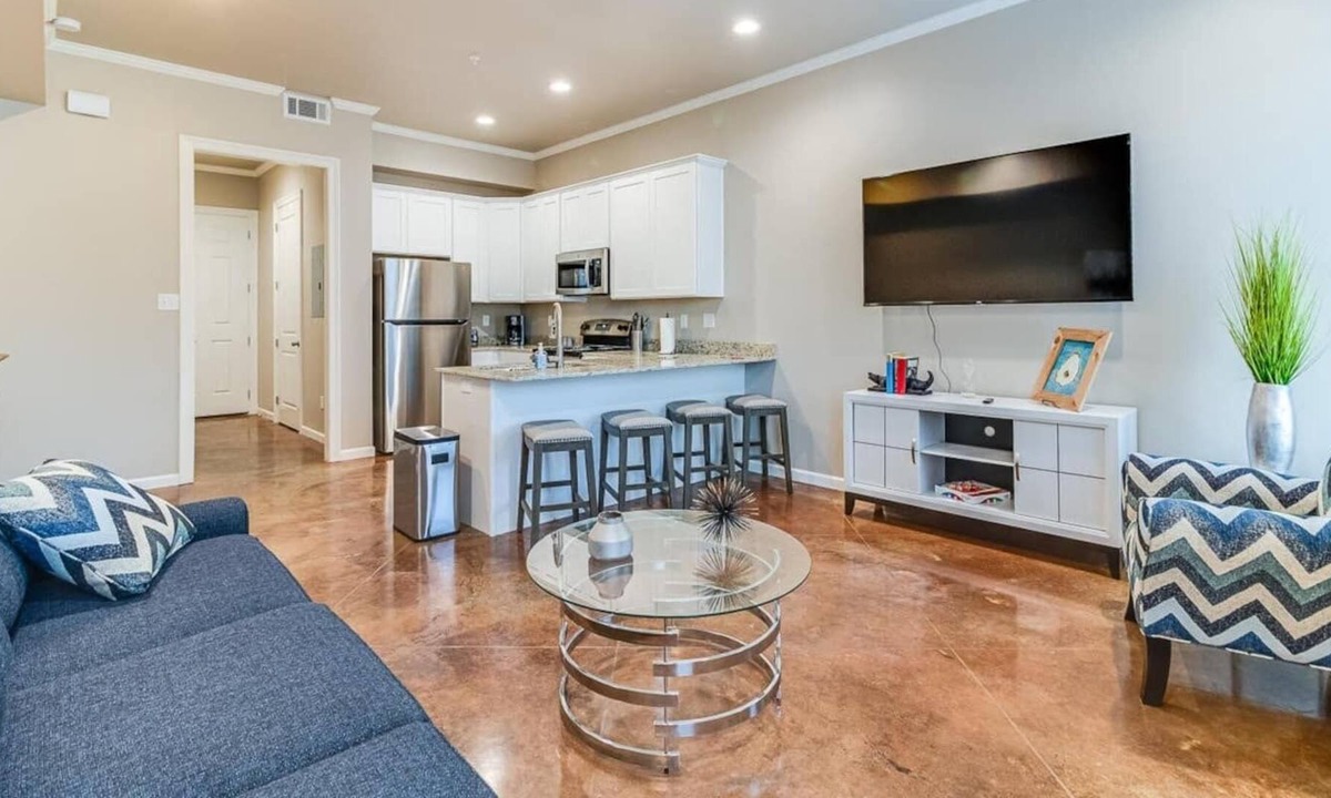 Downtown House | New Condo - Sleeps 6 - Downtown Lafayette! #102