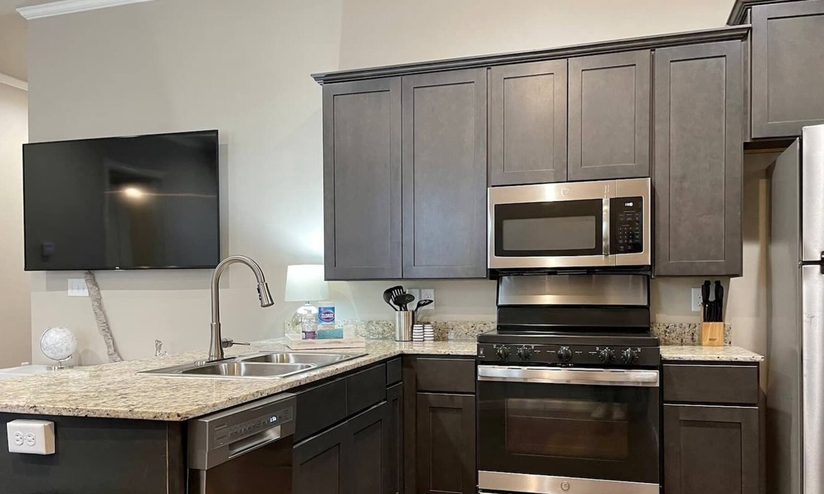 Downtown Condo | New Condo - Sleeps 6 - Downtown Lafayette! #101