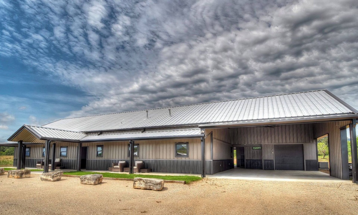 Rio Frio House | NEW HOME WITH POOL AND SLEEPS UP TO 28
