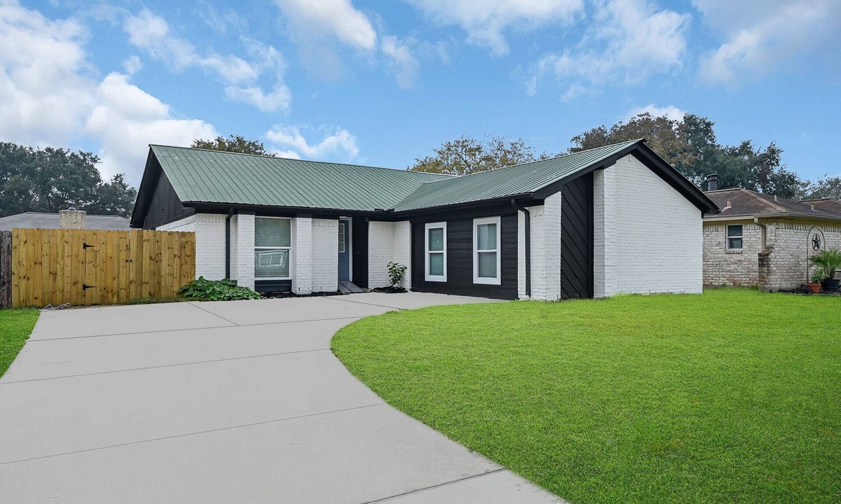League City House | New Listing/NASA/4br 2ba 2000sq Sleeps10, Pet Friendly,Monthly discounts