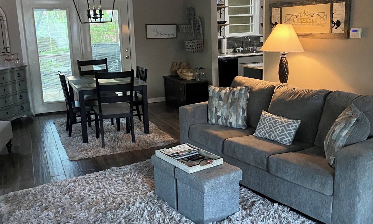 Hot Springs Village House | NEW LISTING BEAUTIFULLY REMODELED 2 STORY TOWNHOME WITH LAKE VIEWS