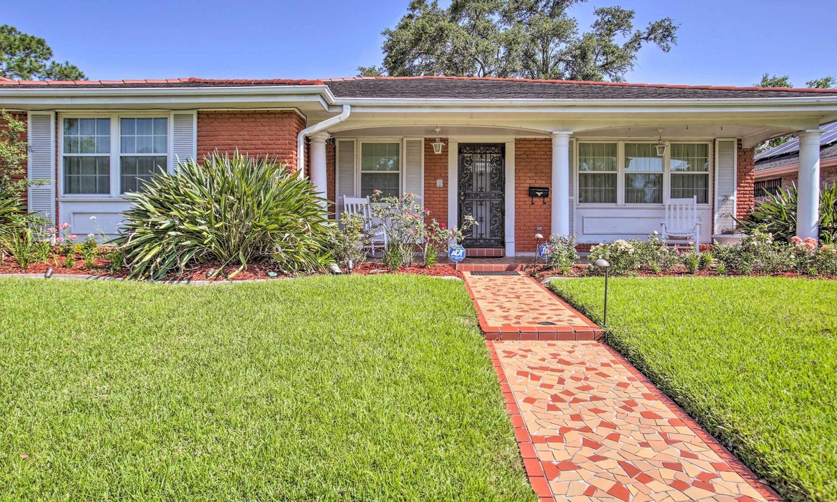Lake Terrace & Oaks House | New Orleans Getaway - 5 Mi to French Quarter!