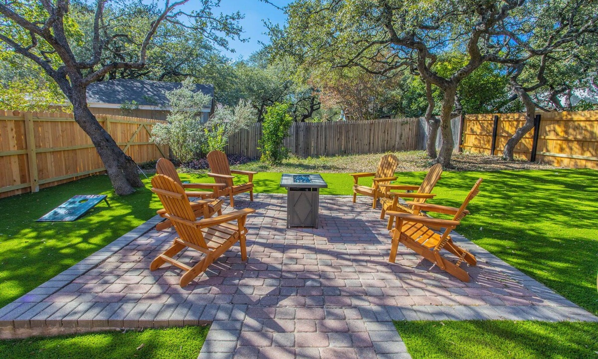 Wetmore House | New Owner Special-Luxury 4 bedroom villa 5 min. from Six Flags, UTSA, La Cantera