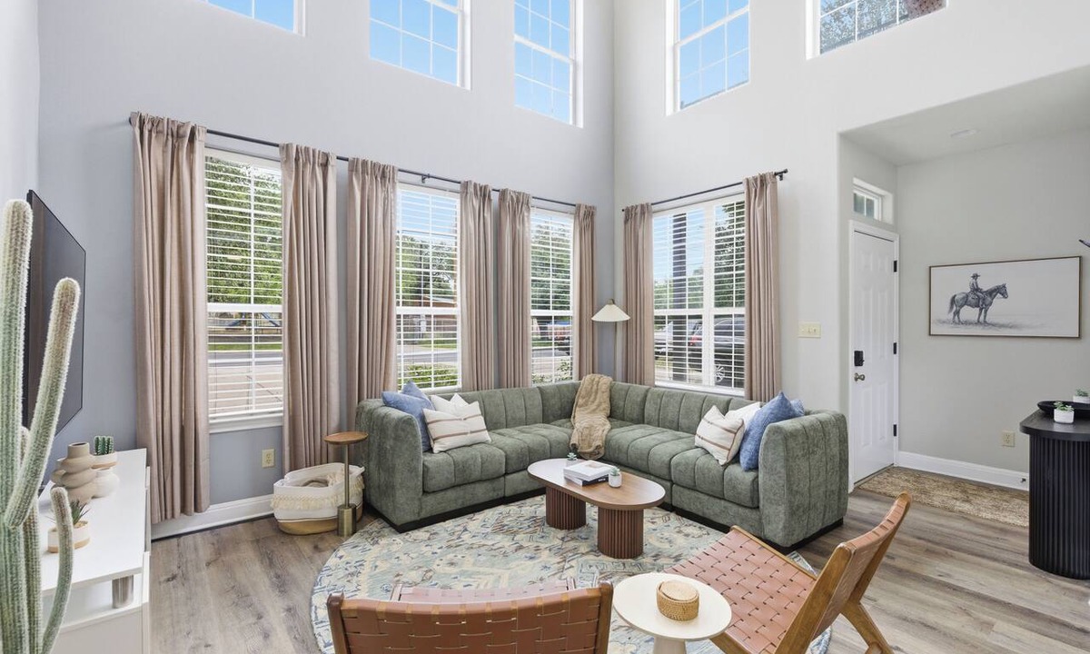 Govalle House | New Professionally Designed 4BR Mins to Downtown Austin and ACL, UT, F1, SXSW