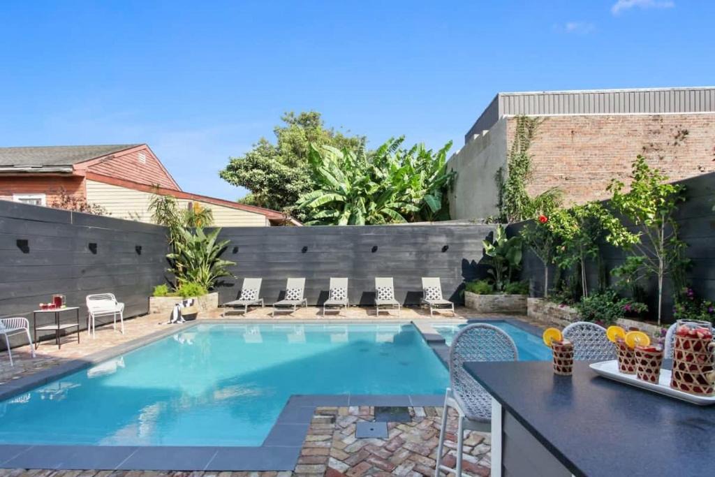 Lower Garden District House | New Stylish Renovation Heated Pool & Spa