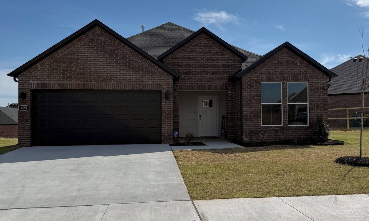 Farmington House | Newly Built 3B/2B home in Goose Creek Village 13 mins from UofA Campus