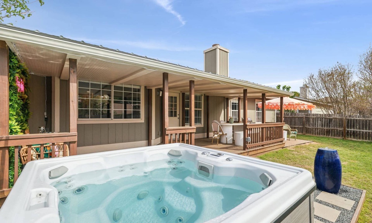 Mesa Ridge House | Newly Remodeled, Whimsical Retreat - Viking Hot Tub, Ultimate Game Room, Massage Chair, BBQ