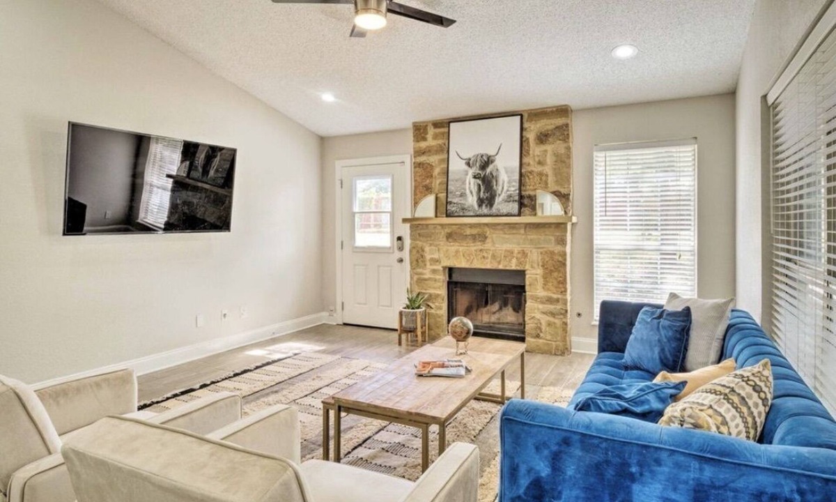 Block House Creek House | North Austin,HEB center,Leander,Cedar Park, Haute Spot,Lake Travis,The Crossover