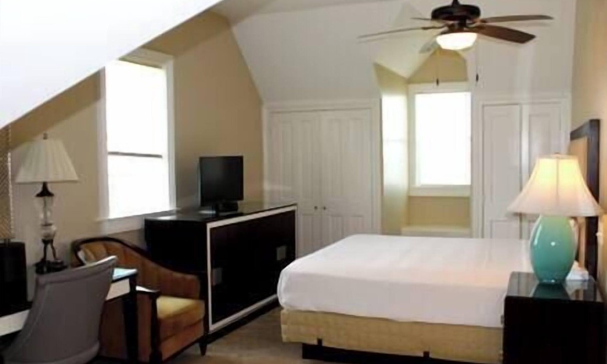 Lafitte Bed & Breakfast | Oak Cottage R303