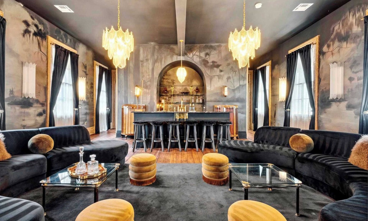 Faubourg Lafayette Villa | Opulent Art Deco Villa w Pool & Hot Tub 5bd|6.5ba