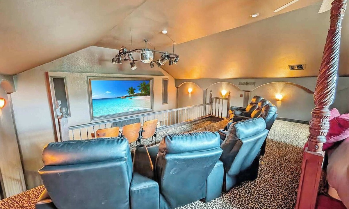 Elkins House | Ozark Cinema & Dance Retreat