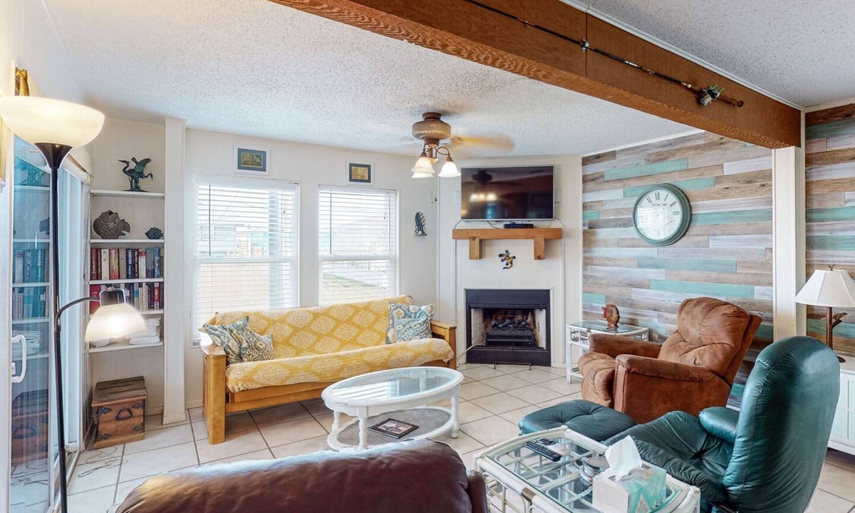 Shibui Sands House | Parking for 3 plus Boat, Watercraft, Fenced Yard, Deck, Pet Friendly