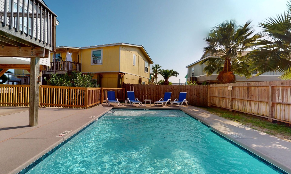 Leeward Sands House | PC625 Private Pool, Golf Cart Included, Boat Parking, Pet Friendly