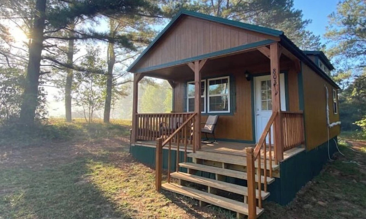 Ashdown Cabin | Peace & Quiet, near town but in a country/farm setting