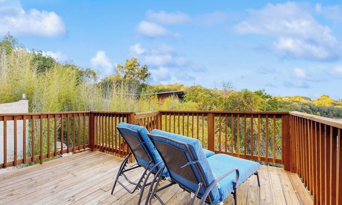 Lakeway House | Peaceful retreat on Lake Travis with amazing views near wineries & distilleries