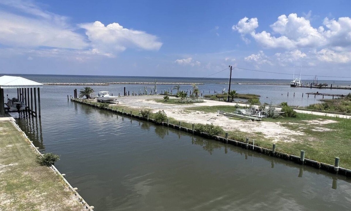 Golden Meadow House | Pelican Reef - Boat Access - Island Realty