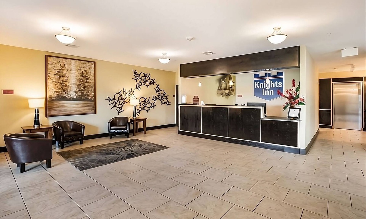 Saint Landry Hotel | Perfect Vacation Choice in Bunkie! With Outdoor Pool, Free Breakfast!
