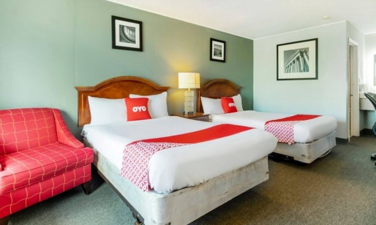 Jennings Hotel | Pet-Friendly Stay Near I-10 w/King Bed at Accessible Location