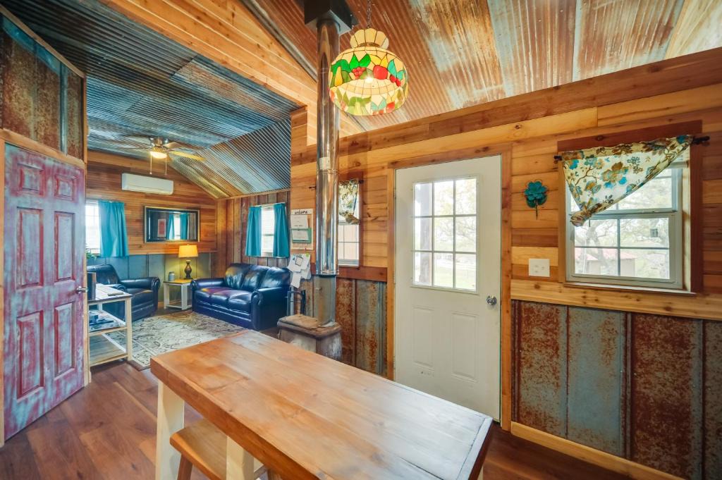 Kerrville House | Pet-Friendly Kerrville Vacation Rental Farmhouse