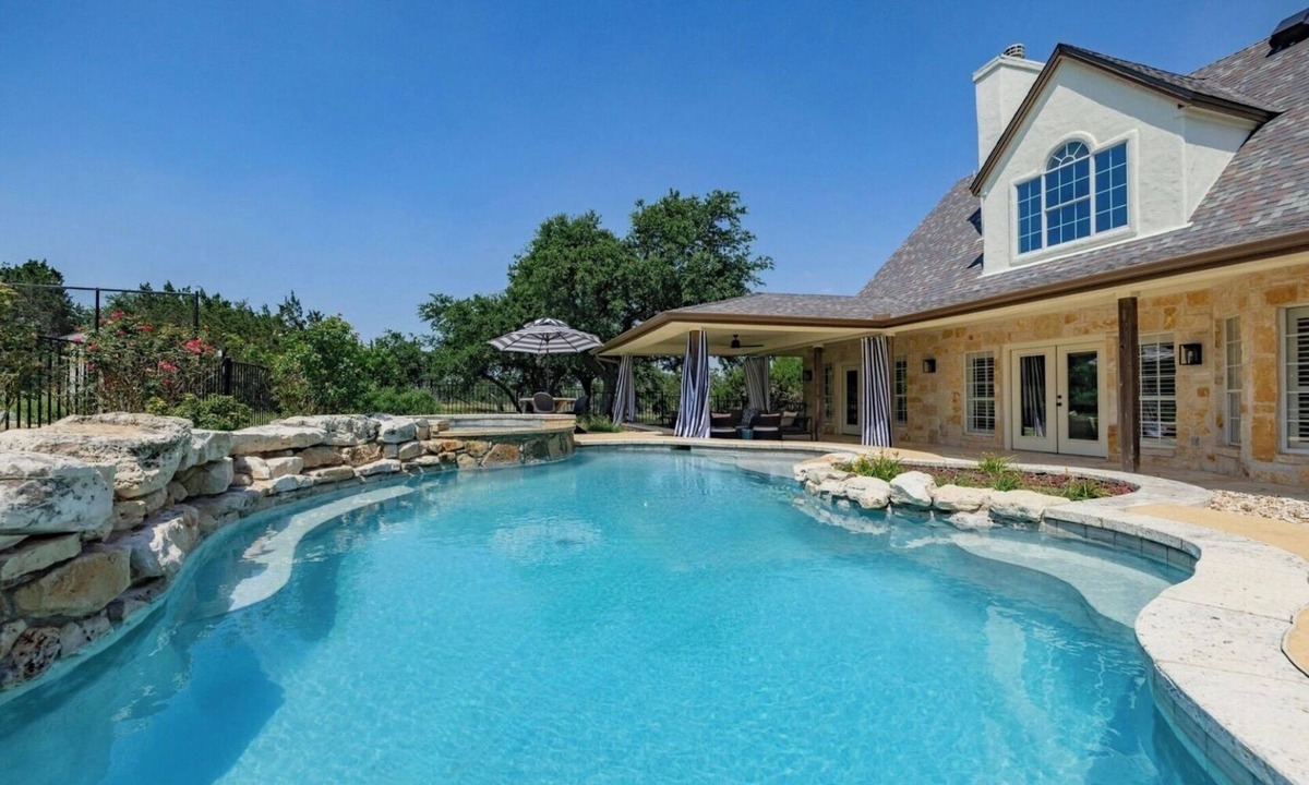 Dripping Springs House | Pickleball, Private Pool & More! - Vista Blue!
