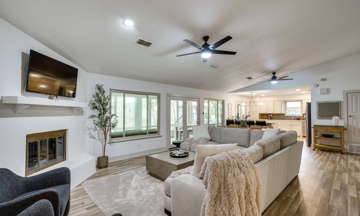 Kemp House | Pickleball/Sport Court: Spacious Kemp Home!
