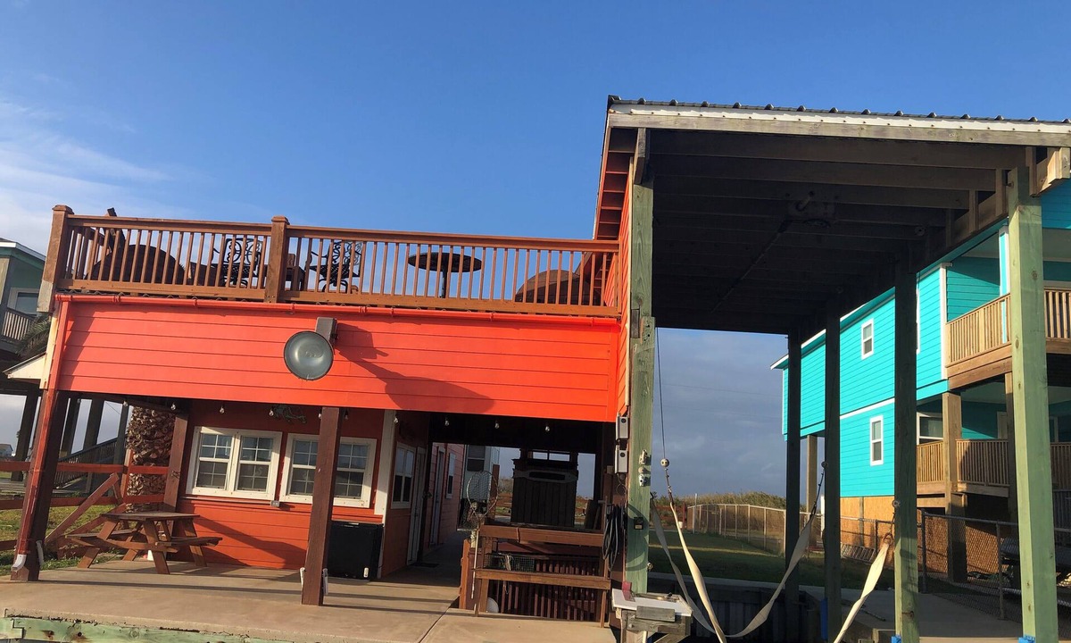 Cedar Lane Cabin | "Pogue Life" Intercoastal Fishing Camp with boat lift Sargent, Texas