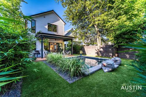 Holly House | Pool 4BR 3BA Sleeps 8 w Patio Grill by Austin Vacay