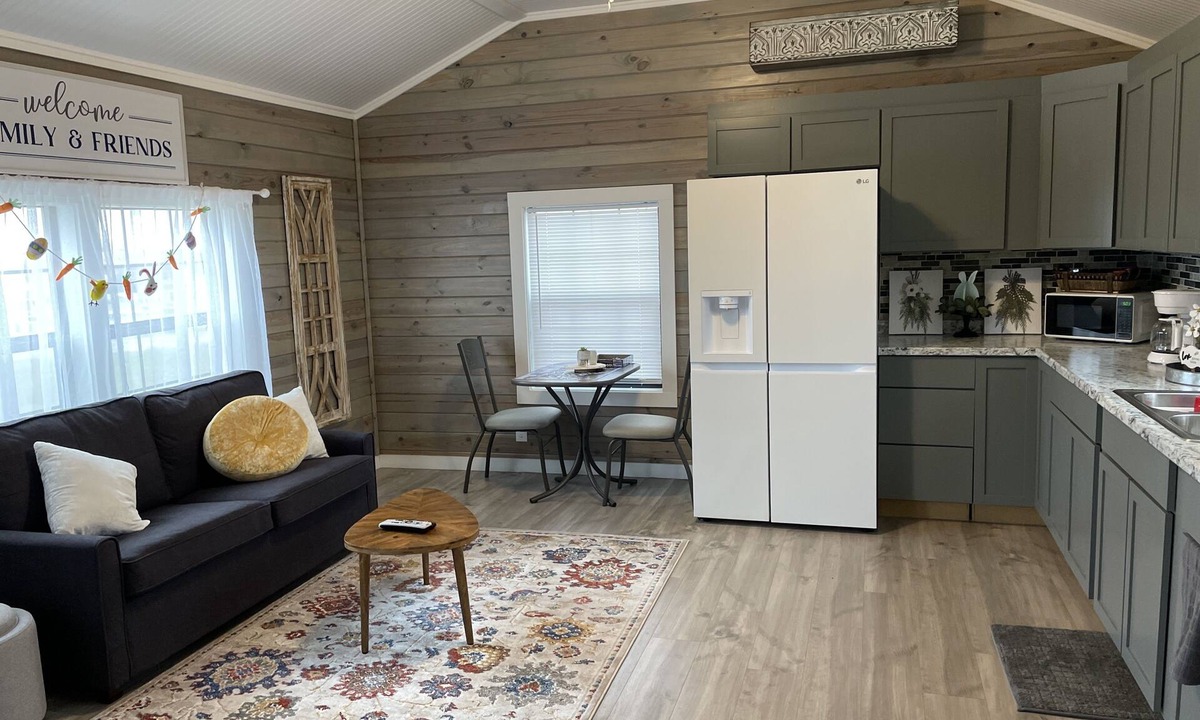 Hunt House | Poolside guesthouse in beautiful Hill Country