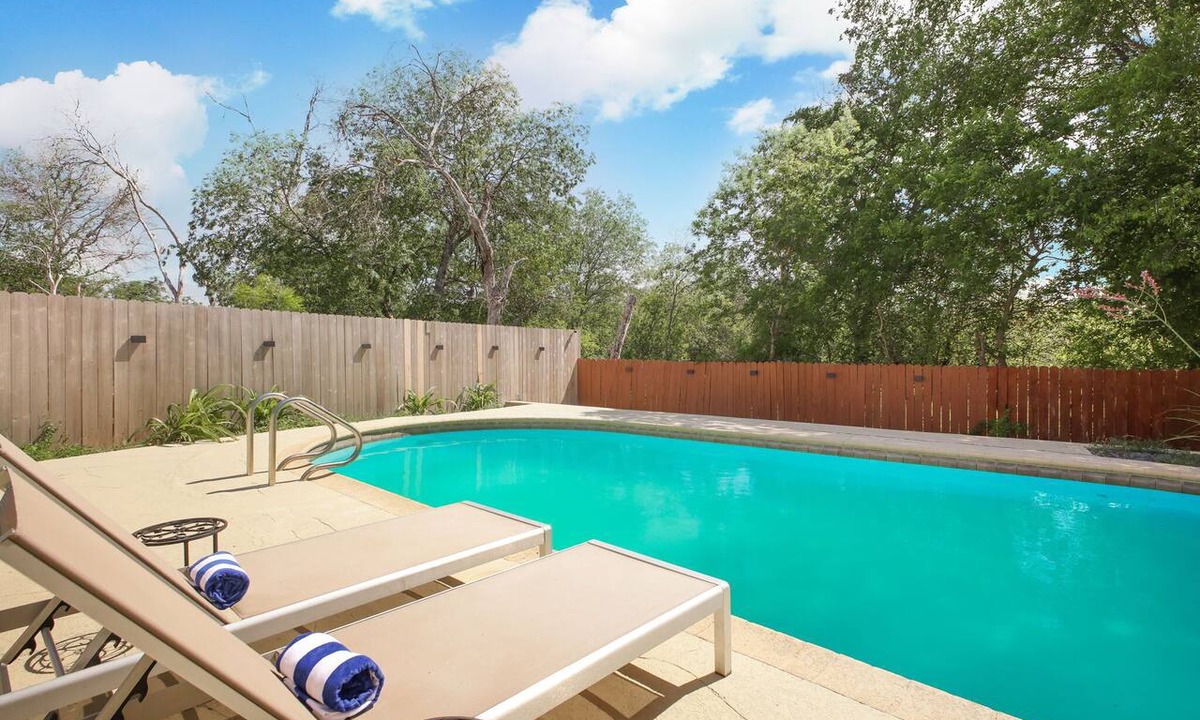 Leon Valley House | Poolside Oasis near Sea World and Medical Center