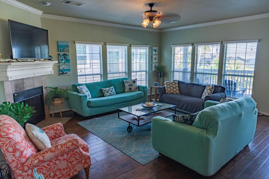 El Lago House | Portofino House - Seabrook - 3 Bed 2 Bath Hot Tub