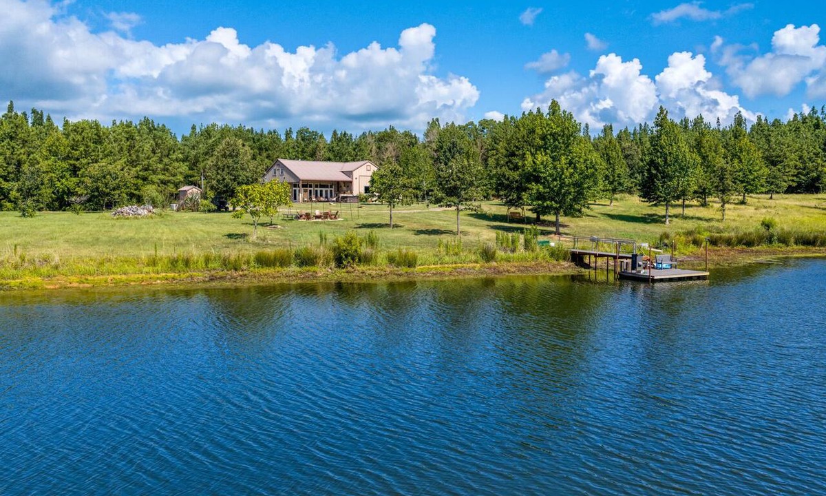 Cherokee County Cabin | Private 300-Acre East Texas Retreat — Hot Tub, Stocked Pond, Total Seclusion