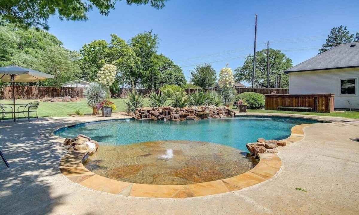 Keller House | Private Backyard Resort | Sleeps 12 Near Southlake