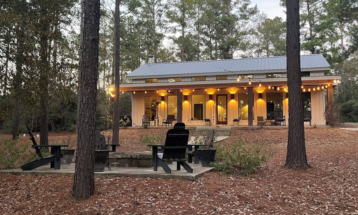 Centralia House | Private country cottage 90 minutes N. of Houston.